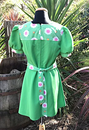 1960 / 70s Dress #C260 FREE  AUS POSTAGE